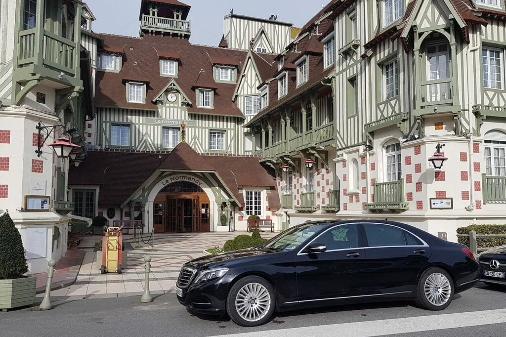 Luxury transportation service image